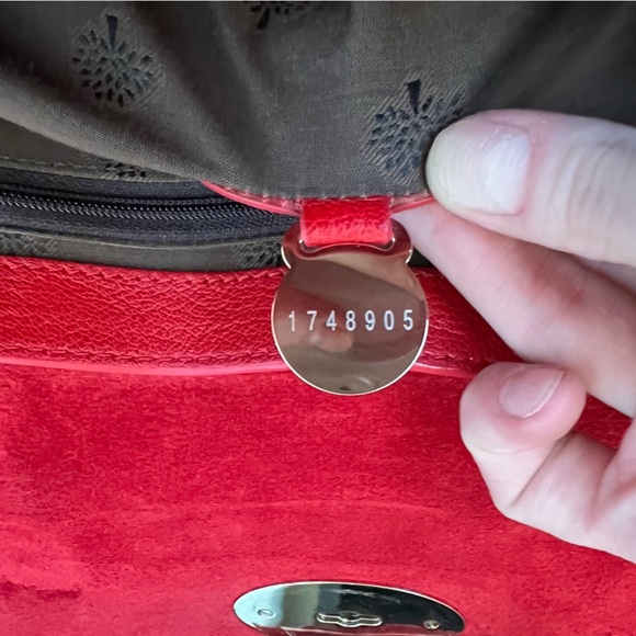 Mulberry Valentine Alexa limited edition heart studs - Picture 7 of 16